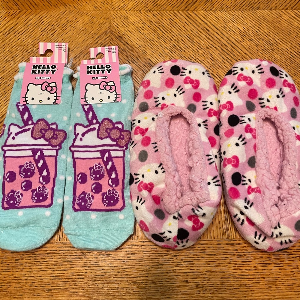 Sanrio Hello Kitty Pink House Slipper and Boba Tea Socks Bundle